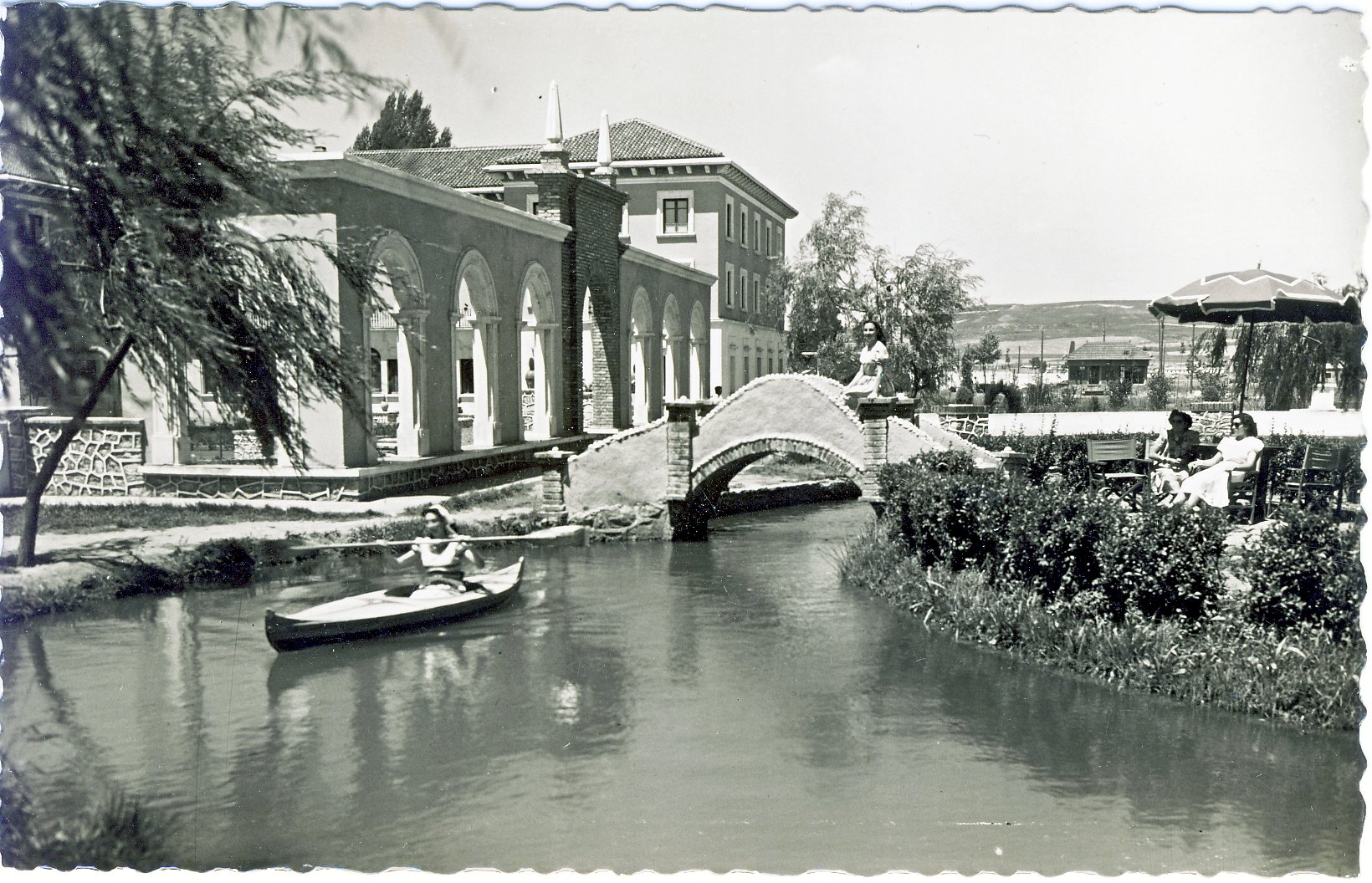 Burgos: Ciudad Deportiva. Canal. Ediciones García Garrabella (Zaragoza) c. 1950.
